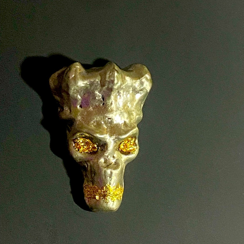 Purse silver and pure gold leaf skull.
